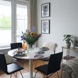 Sunny Apartment + Free Parking
